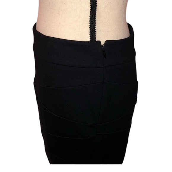 Express Mini Skirt - Picture 3 of 5